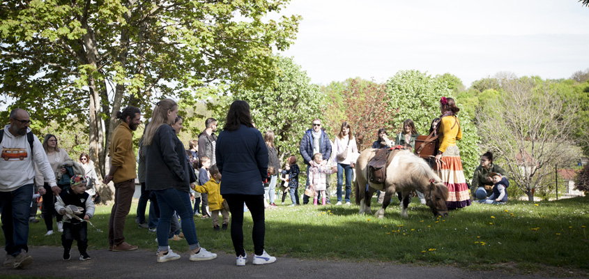 Cie Tyrnanog - Exquis Mots - Déambulation